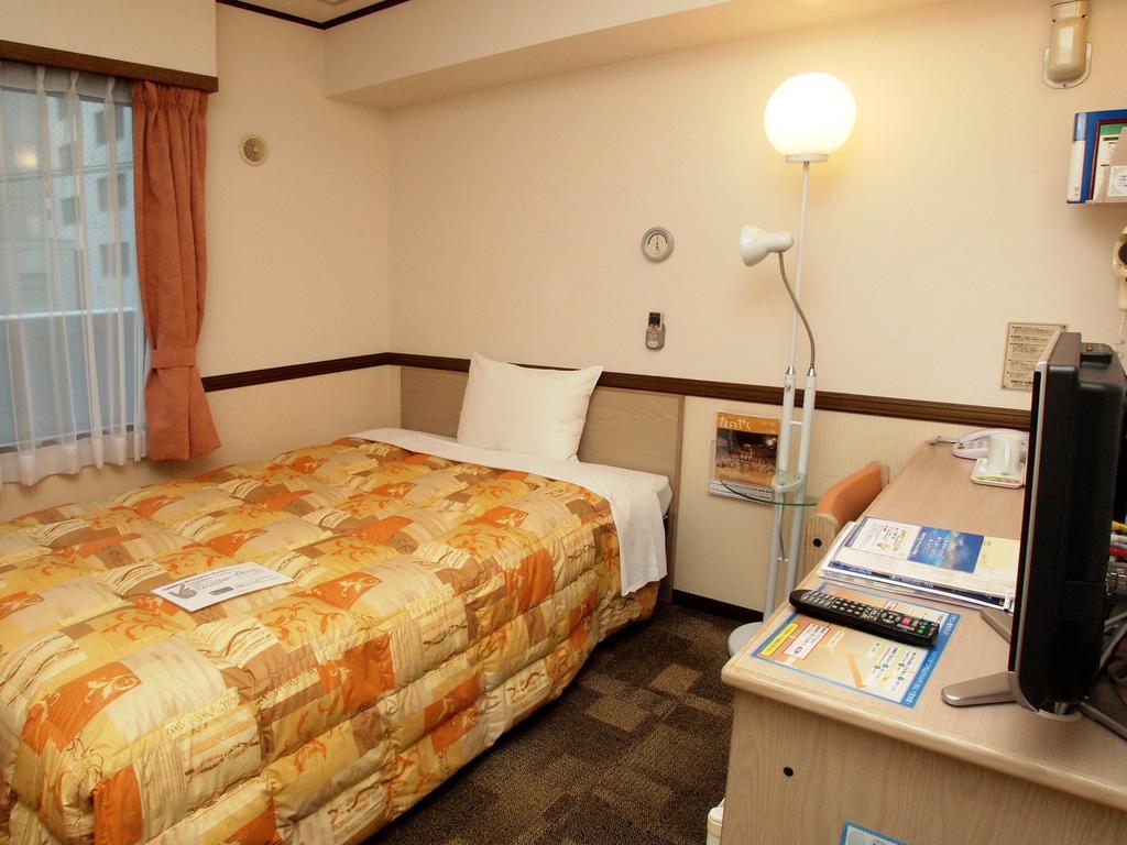 Toyoko Inn Hokkaido Sapporo-Eki Nishi-Guchi Hokudai Mae Exteriér fotografie